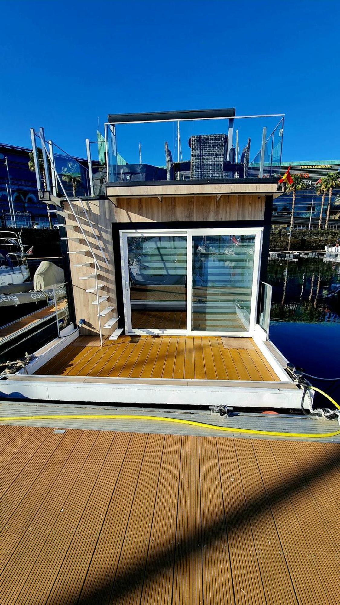 Botel Barco-apartamento En El Nautico De