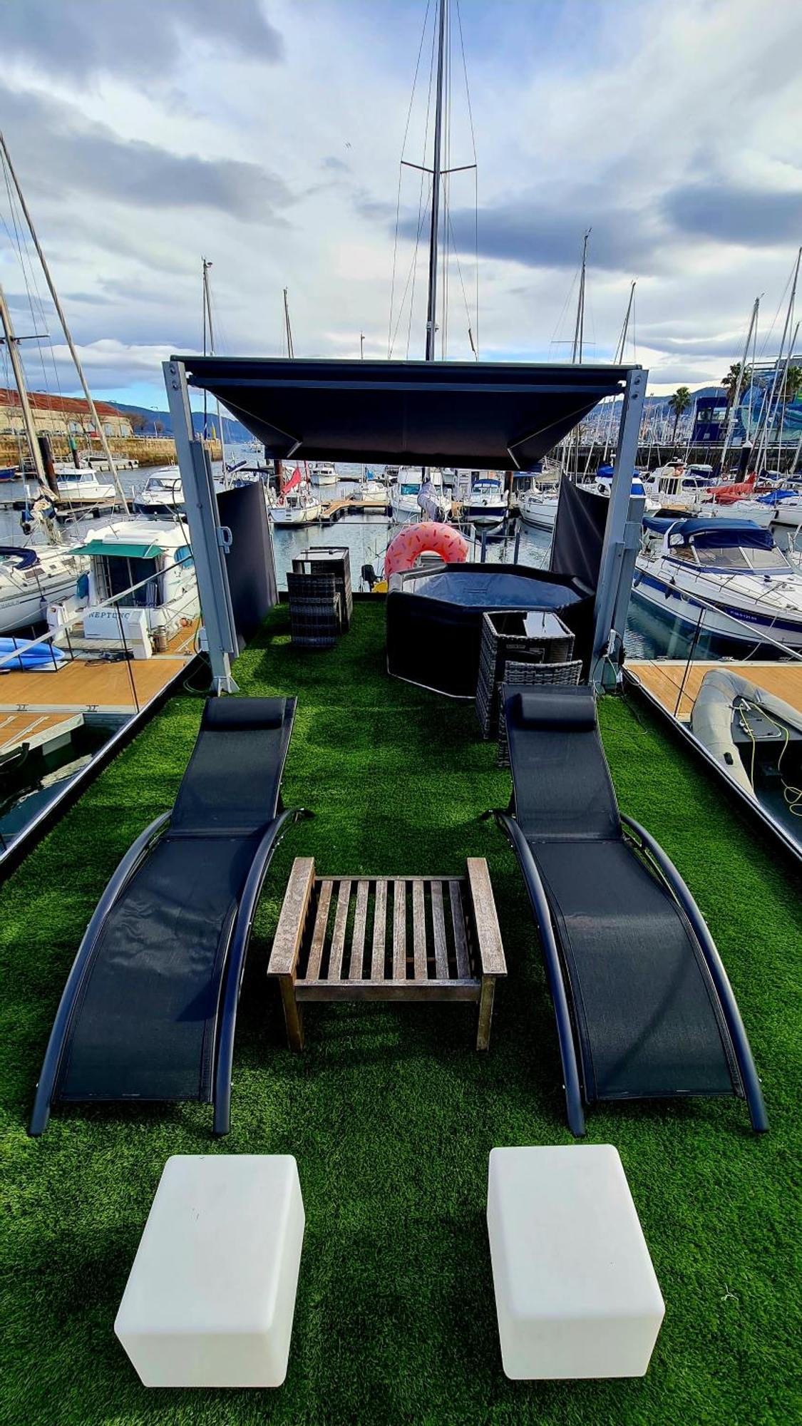 Botel Barco-apartamento En El Nautico De
