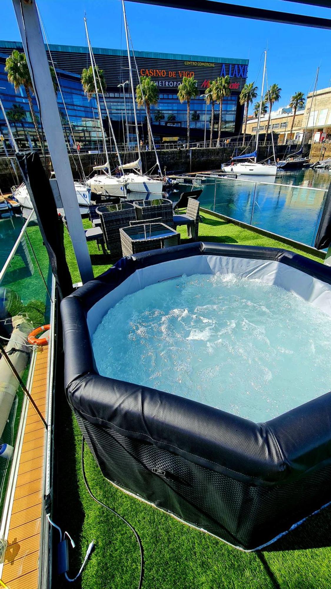 Barco-apartamento En El Nautico De Botel Vigo