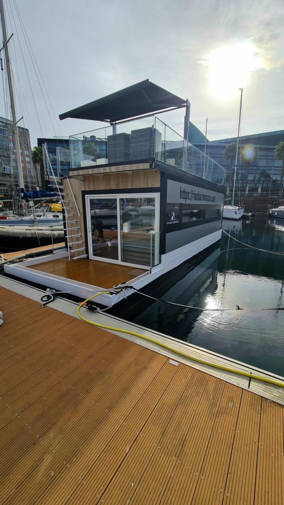 Botel Barco-apartamento En El Nautico De
