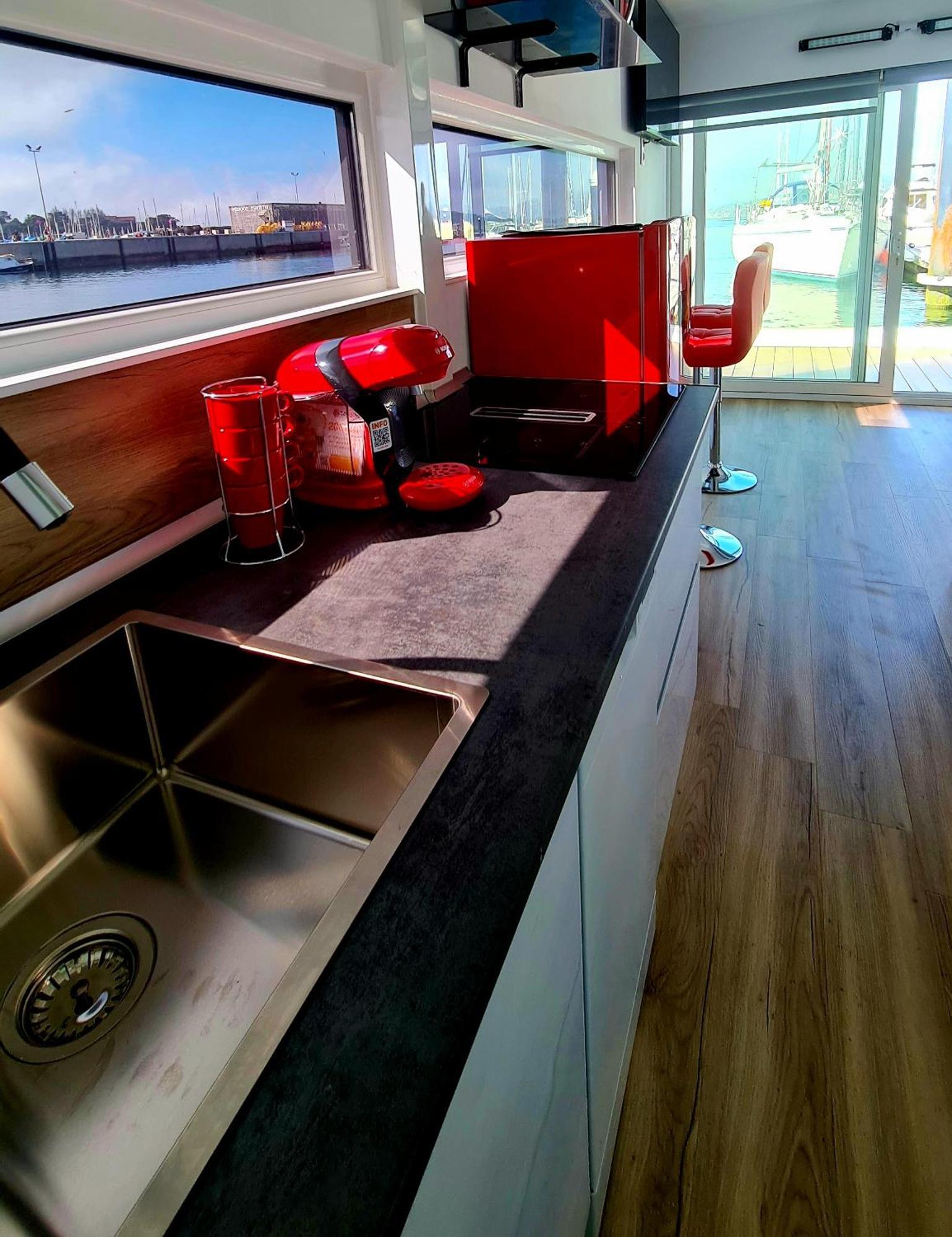Botel Barco-apartamento En El Nautico De *