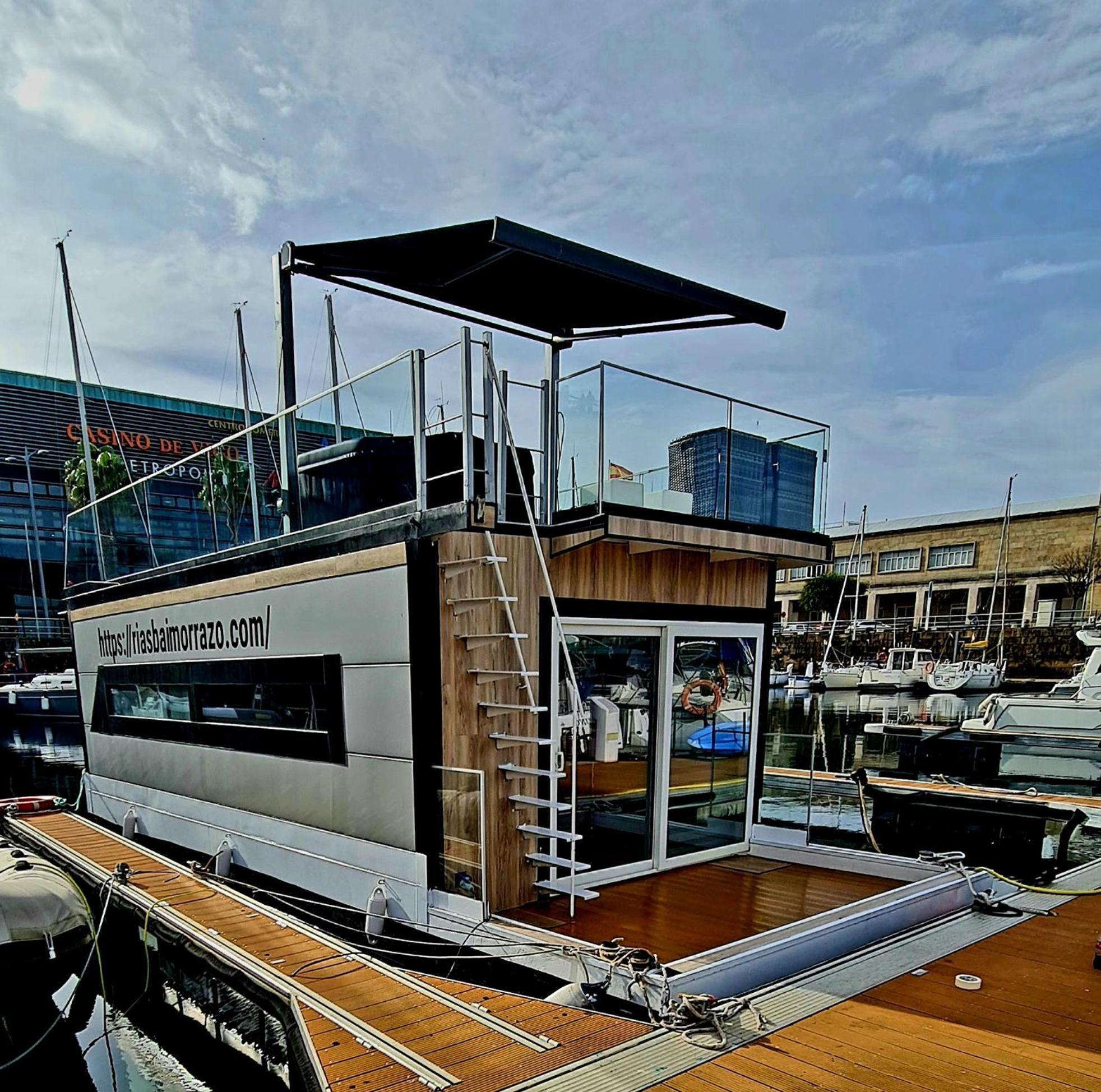Botel Barco-apartamento En El Nautico De