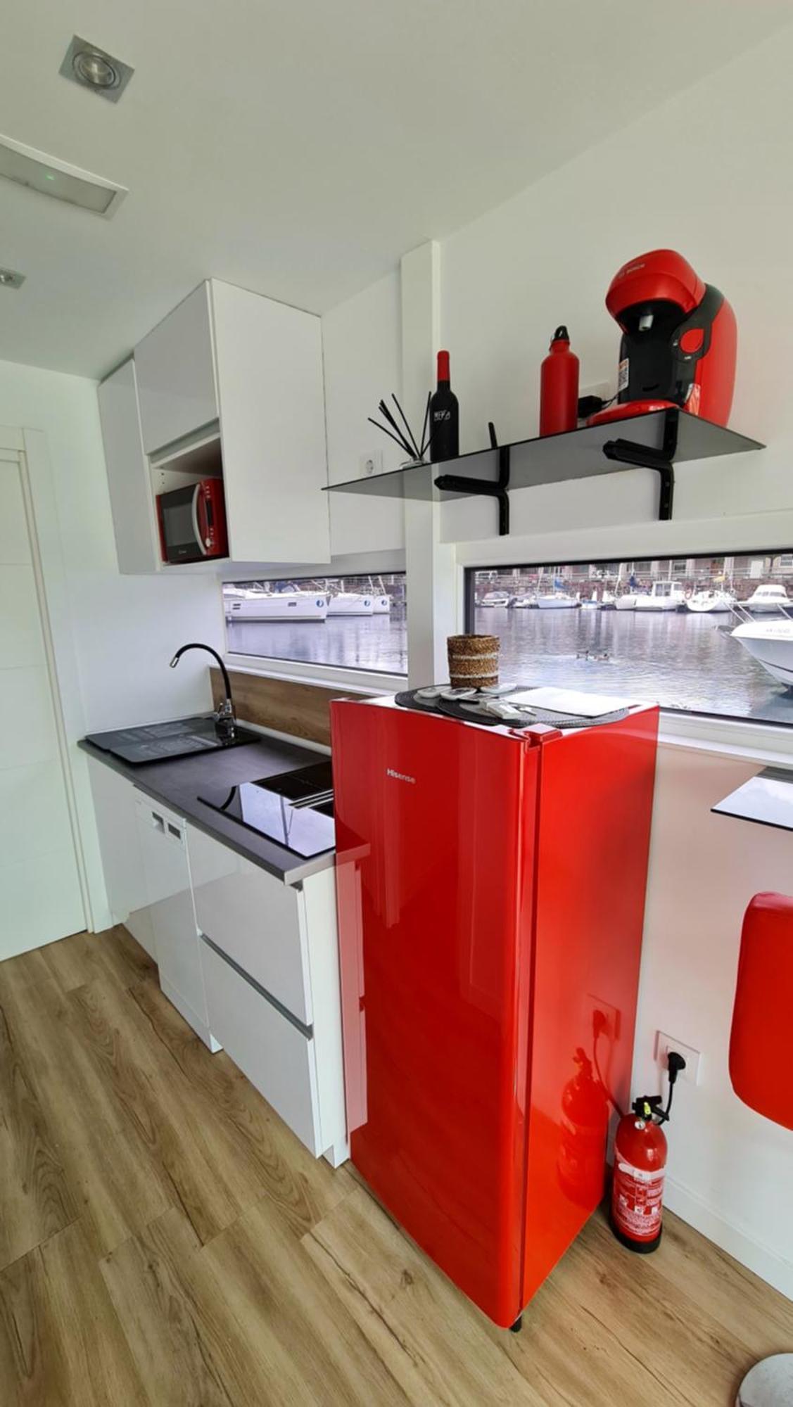 Barco-apartamento En El Nautico De