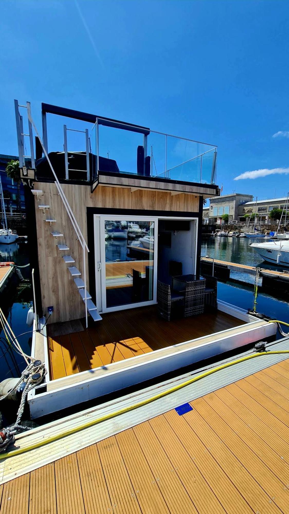 Barco-apartamento En El Nautico De